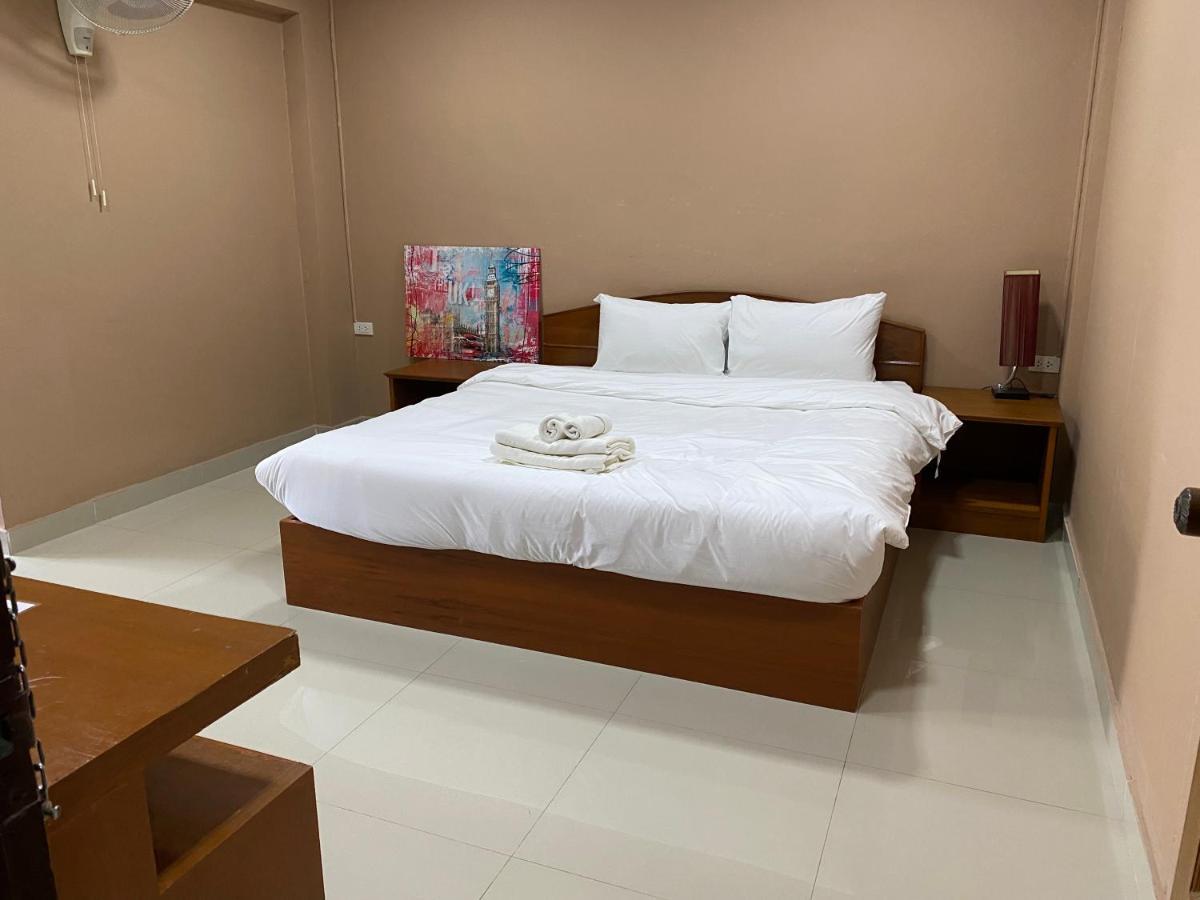 Hugme guesthouse Pattaya Extérieur photo